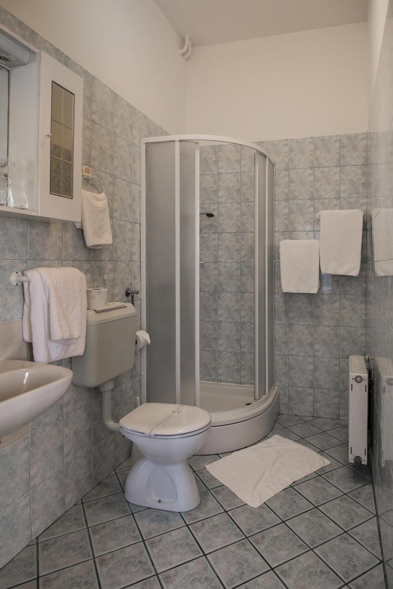 Hotel Carlstadt Karlovac Ngoại thất bức ảnh