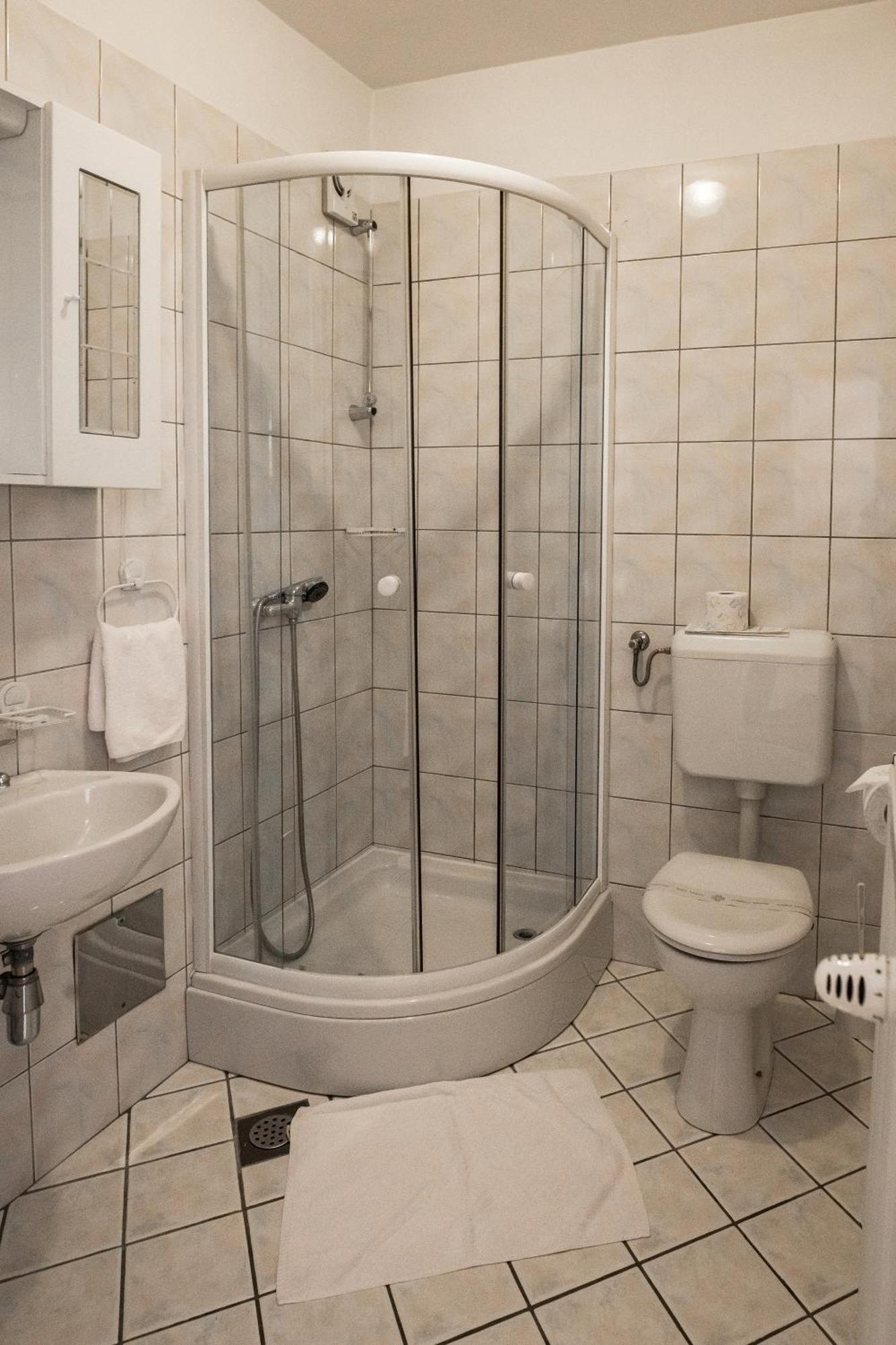 Hotel Carlstadt Karlovac Ngoại thất bức ảnh