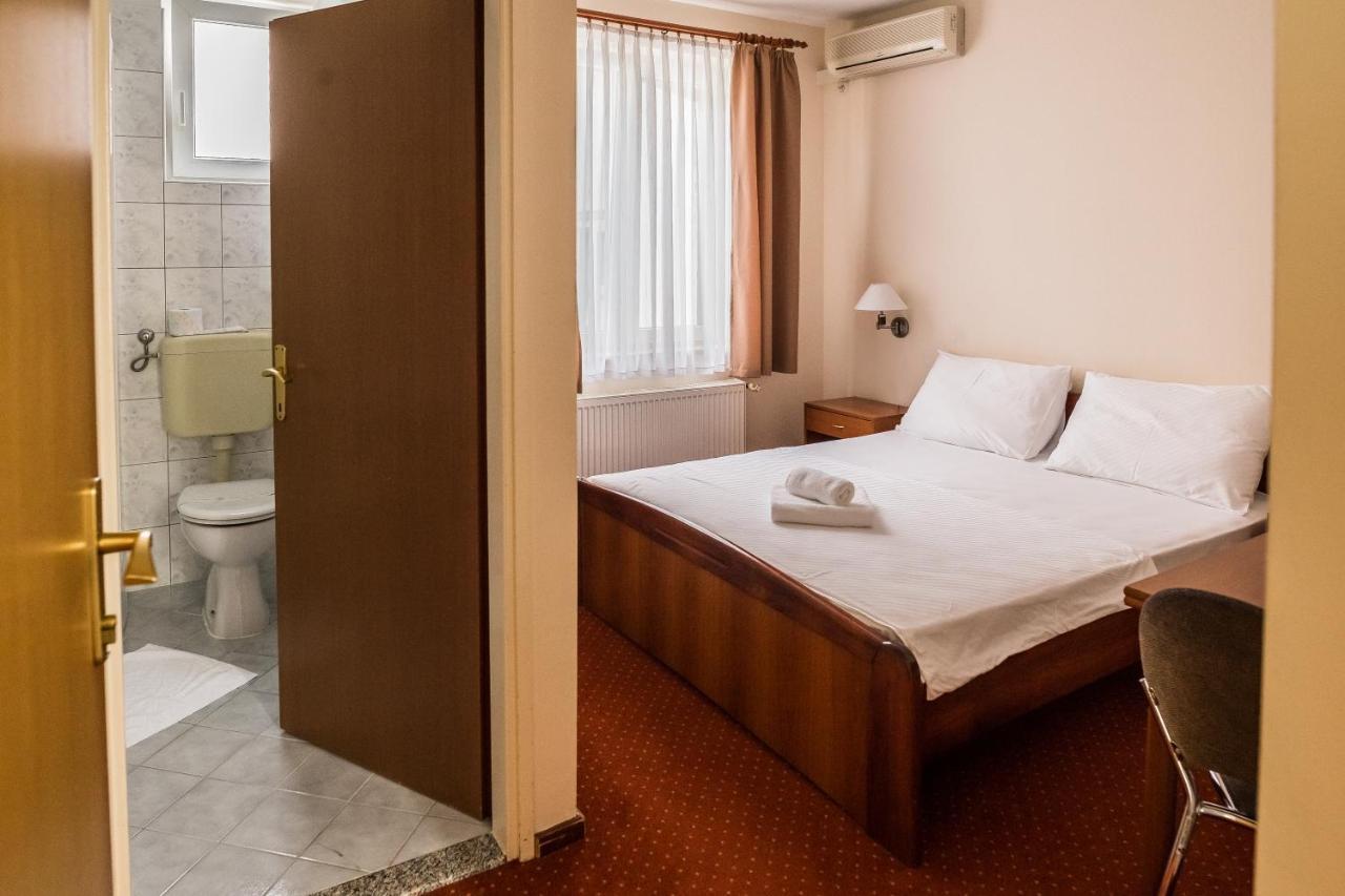 Hotel Carlstadt Karlovac Ngoại thất bức ảnh