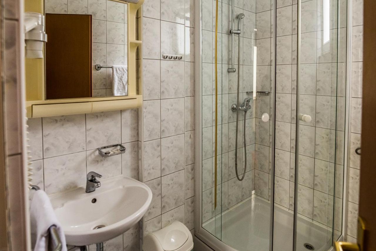 Hotel Carlstadt Karlovac Ngoại thất bức ảnh