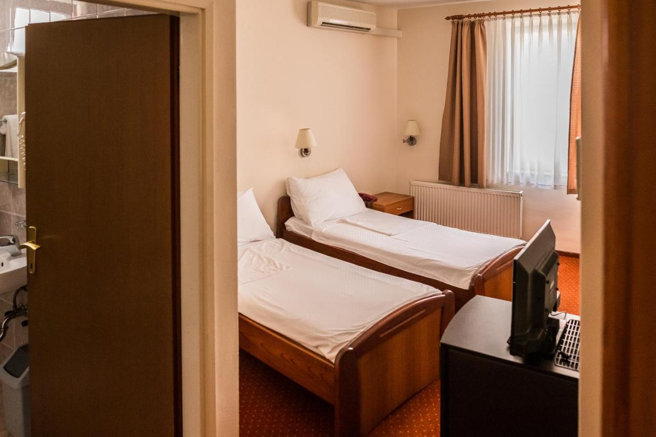 Hotel Carlstadt Karlovac Ngoại thất bức ảnh