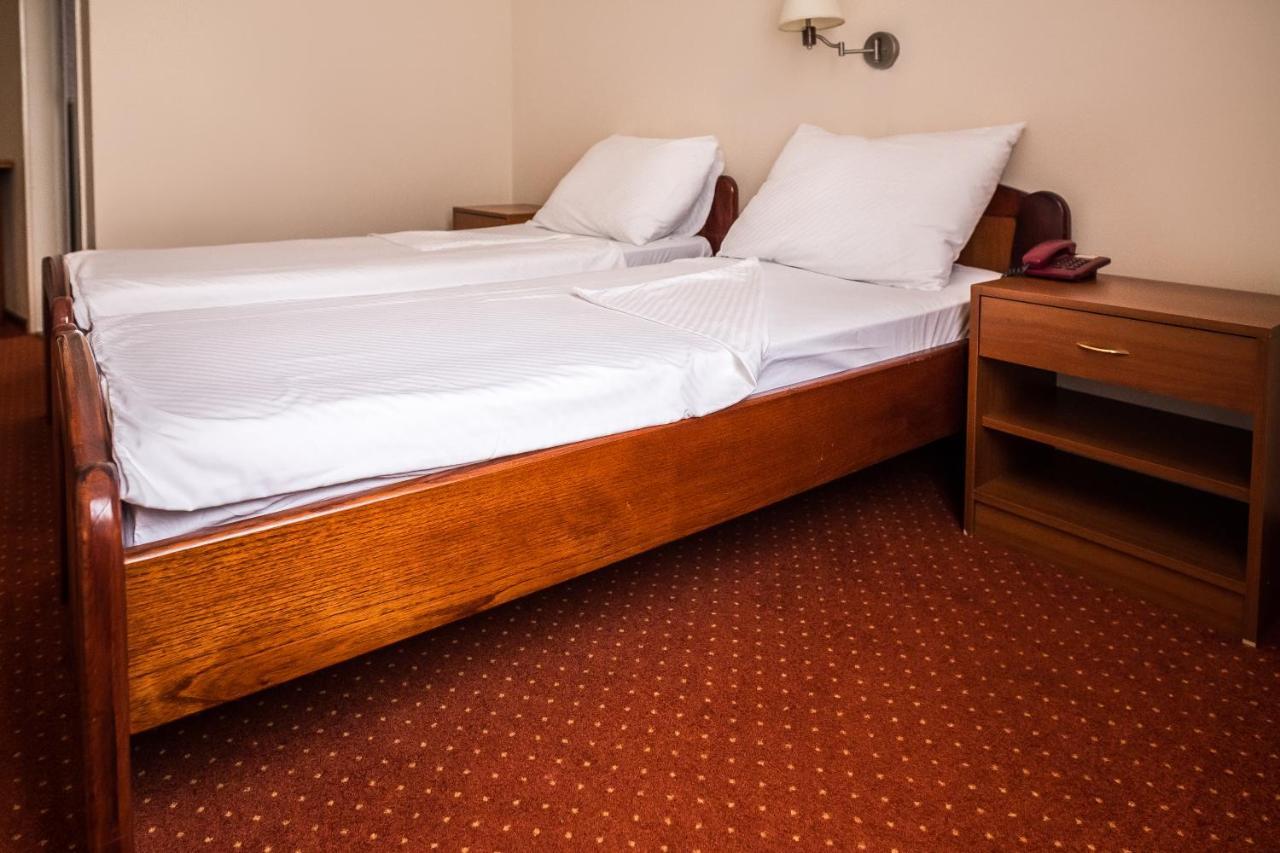 Hotel Carlstadt Karlovac Ngoại thất bức ảnh