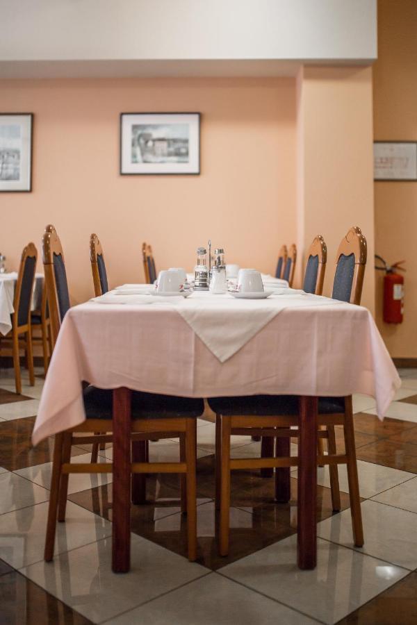 Hotel Carlstadt Karlovac Ngoại thất bức ảnh